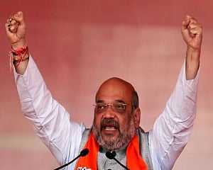 Amit Shah backs Sabarimala devotees, slams Kerala govt on arrest of protesters