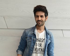 Anushka, Kartik named India's hottest vegetarians