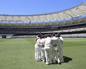 Australia opt to bat in Perth, India pick four fast bowlers