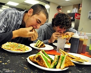 Bad food habits can lead to cancer: Nutritionist