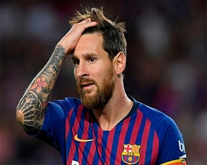 Barça's Messi receives La Liga top-scorer, MVP awards