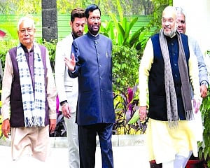BJP meets adamant JD(U)-LJP halfway