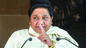 BSP, SP change tack, offer support to Cong in Rajasthan, MP