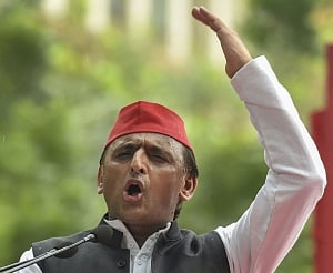 Cong should be magnanimous: Akhilesh