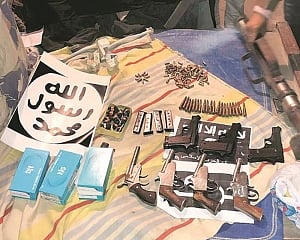 Court sends IS suspects to 12-day police custody