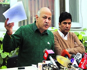 Day after Rajiv Bharat Ratna resolution slip, AAP says Alka still in