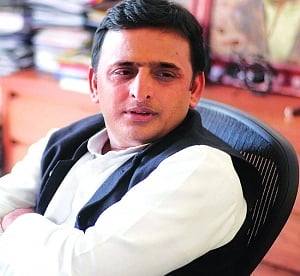 Defeat Modi or sell pakoda, Akhilesh exhorts Opp unity