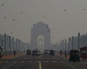 Delhi's air quality remains very poor for sixth consecutive day: Authorities