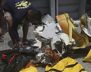 Diver dies in search for Indonesia jet crash dead