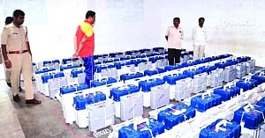 EC admits to 1-hr blackout at MP EVM strongroom
