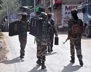 Encounters break out between militants, security forces in JK's Kulgam, Pulwama districts