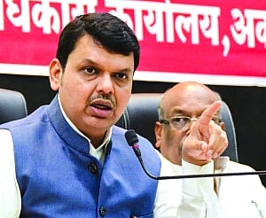 Fadnavis Govt OK's quota for Marathas