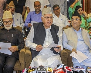 Farooq Abdullah threatens to boycott LS, Assembly polls