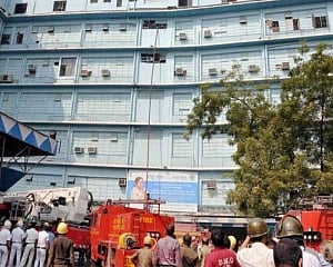 Fire at Kolkata's Medical College Hospital, patients evacuated