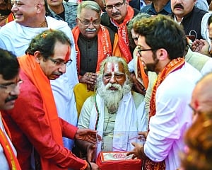 Fix date for Ram temple: Uddhav to PM