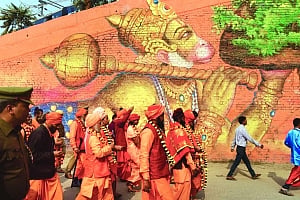 Govt to promote water transport during Kumbh