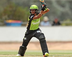 Harmanpreet extends association with Sydney Thunder for BBL
