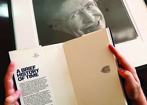 Hawking’s possessions on auction