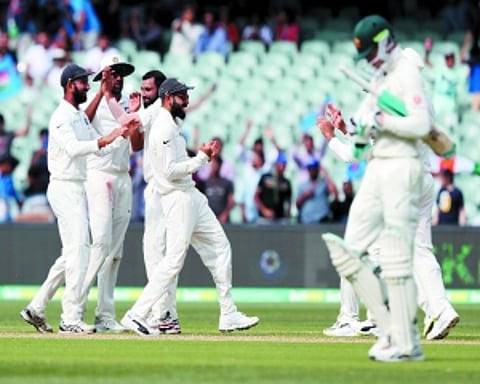 India 6 wicket away from win
