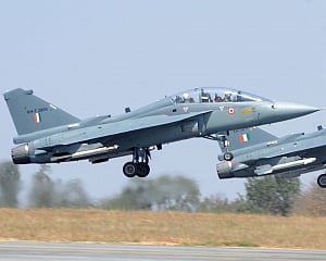India joins elite club as first ever mid-air refuelling of Tejas carried out