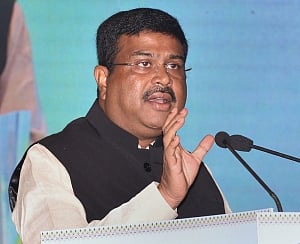 India should avoid knee-jerk reaction to oil price hike, says oil minister