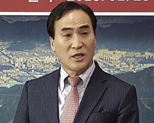 Interpol picks S.Korea's Kim as president over Russian rival