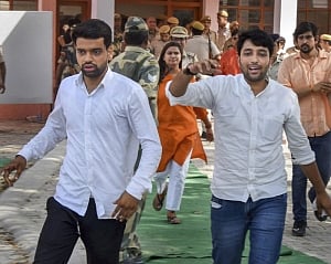 JNUSU poll: Counting suspended after ABVP protest
