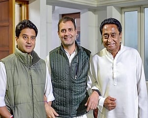 Kamal Nath sworn in as Madhya Pradesh chief minister