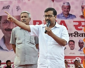 Kejriwal slams Centre, states over stubble burning
