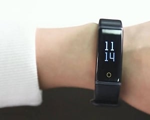 Lenovo unveils fitness band in India