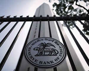 Lowering capital buffer detrimental to banks, economy: RBI