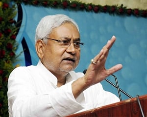 Man hurls slipper at Nitish's direction, thrashed by JD(U) supporters