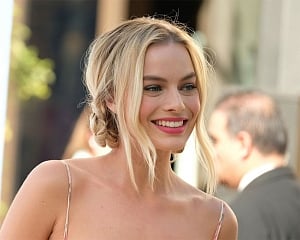 Margot Robbie in talks for Barbie film