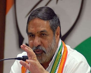 Modi's silence on charges against Akbar unacceptable: Congress