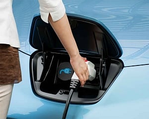 Novel battery could charge electric vehicles within 15 minutes