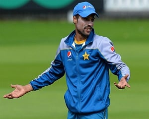 Pakistan drop struggling Amir from Australia Tests