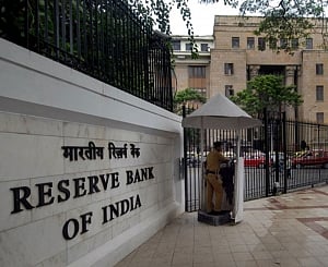 RBI relaxes ECB norms to prop up rupee
