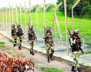 Restrict phone use at night to avoid snipers: Army to jawans