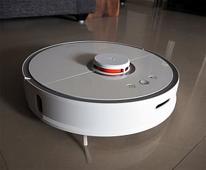Robot that can harvest ripe produce developed