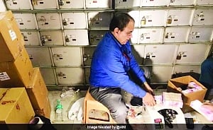 Rs 25 cr from 100 lockers seized in anti-hawala raid