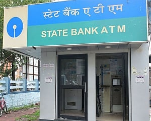 SBI halves daily ATM withdrawal limits to Rs 20,000