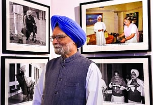 Scars and wounds getting more visible with time: Manmohan