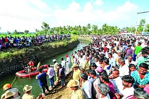 School kids among 30 killed as bus plunges into canal in K’taka