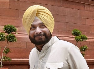 Sidhu can win election even in Pakistan: Imran Khan