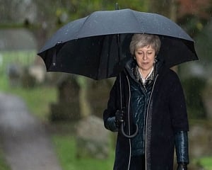 Theresa May wins confidence vote in leadership