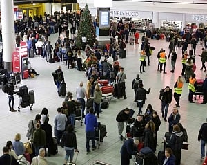Thousands of passengers stranded in UK Gatwick Airport
