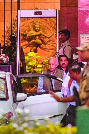 Unyielding Akbar files criminal defamation