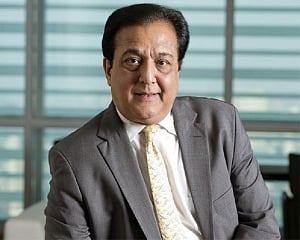 As Yes Bank stock bleeds, Kapoor says will never sell his stake