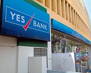 Yes Bank's Q2 net profit declines nearly 4 pc to Rs 964.7 cr