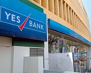 Yes Bank shares crack 15% after Q2 results